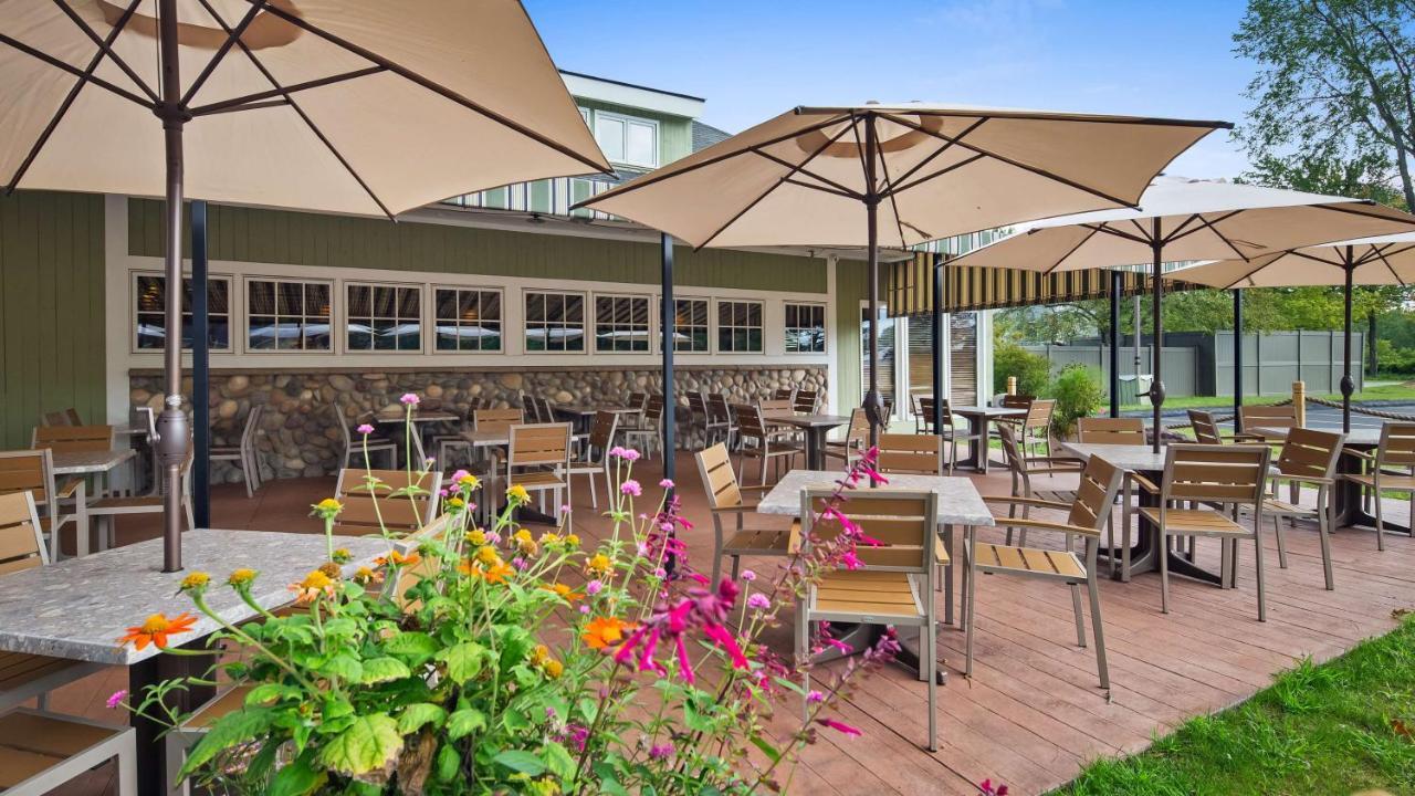 Best Western Plus Windjammer Inn & Conference Center Burlington Exteriör bild