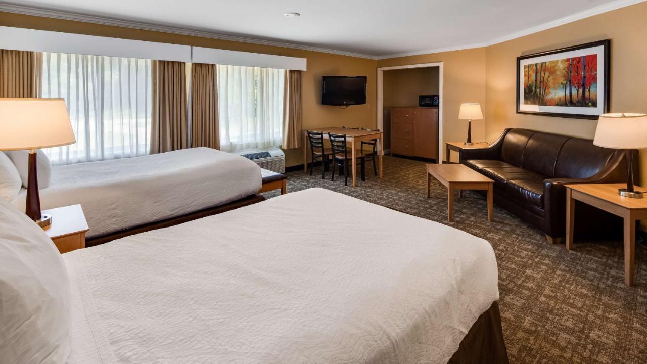 Best Western Plus Windjammer Inn & Conference Center Burlington Exteriör bild