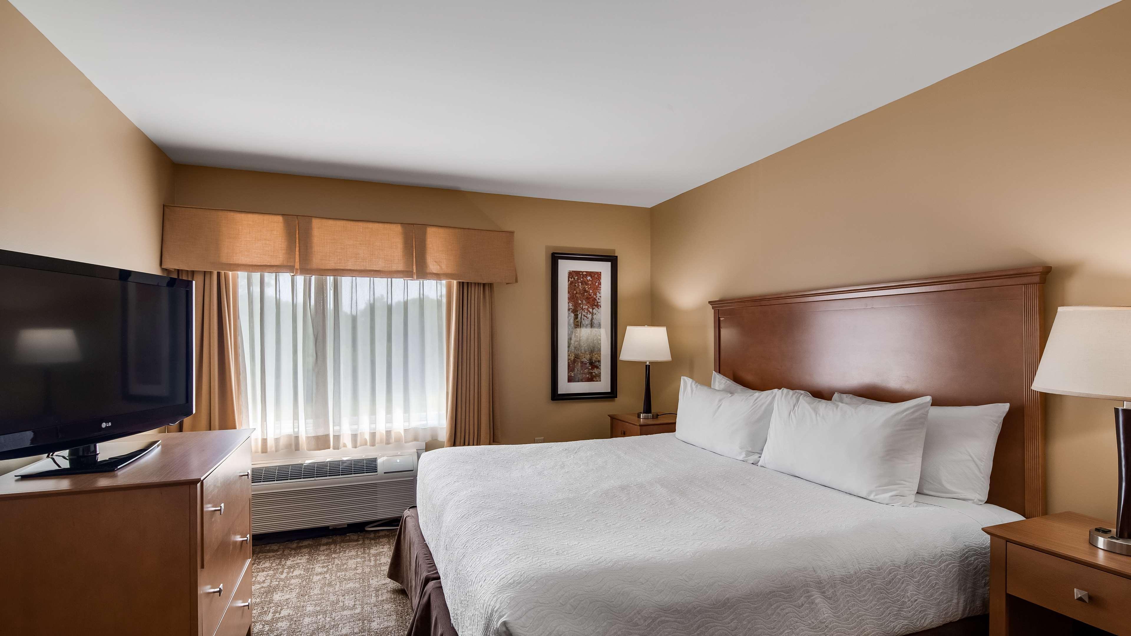Best Western Plus Windjammer Inn & Conference Center Burlington Exteriör bild