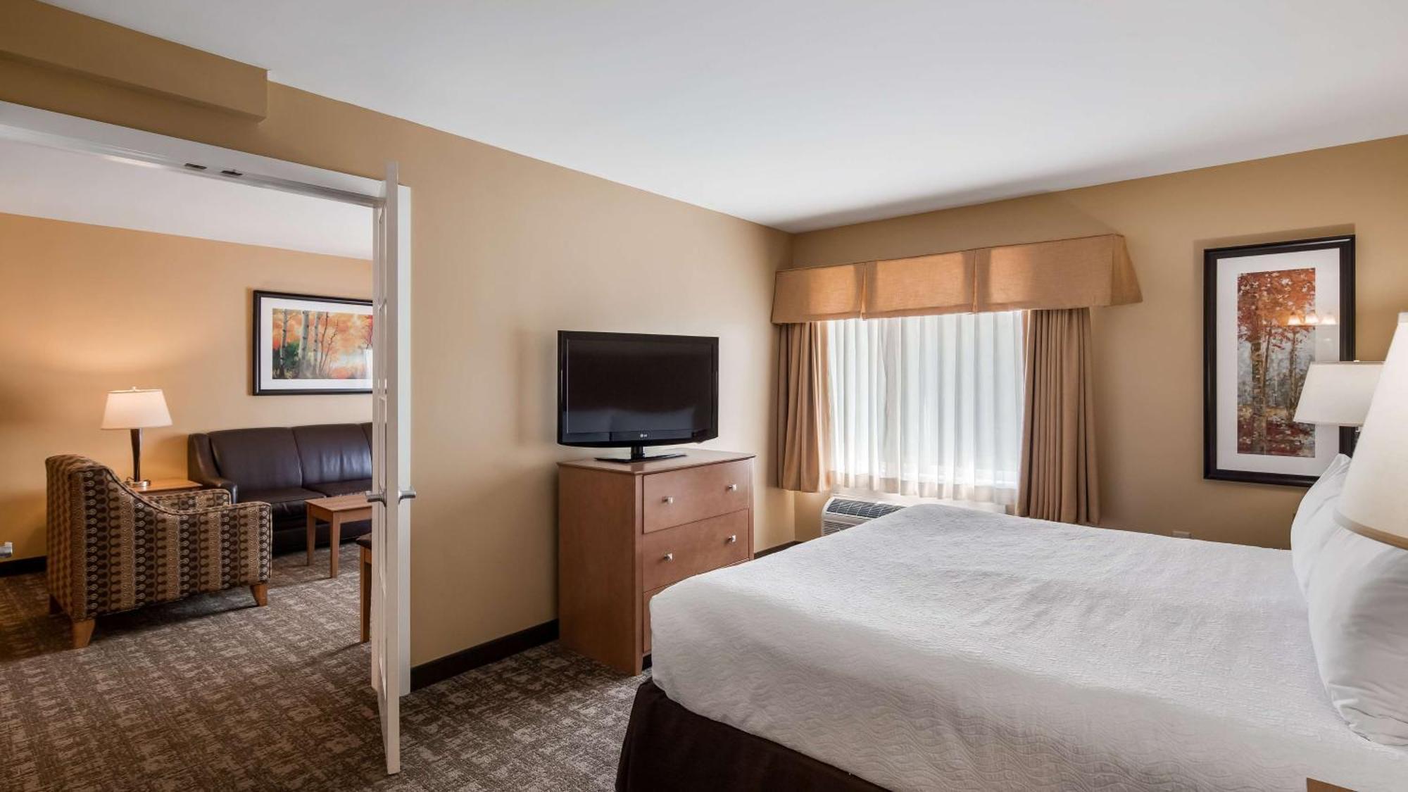 Best Western Plus Windjammer Inn & Conference Center Burlington Exteriör bild