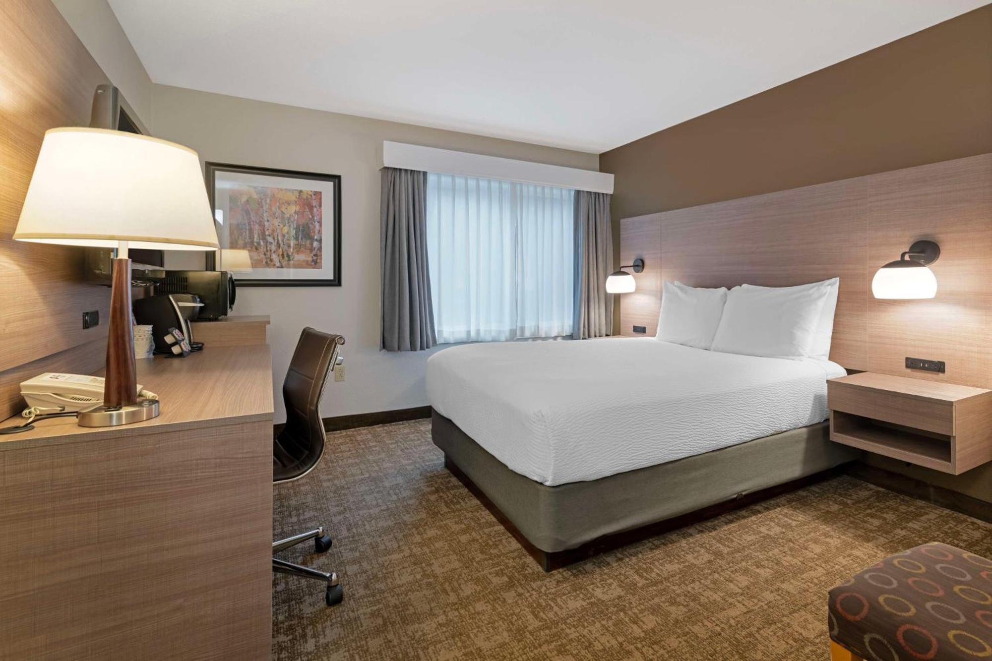 Best Western Plus Windjammer Inn & Conference Center Burlington Exteriör bild