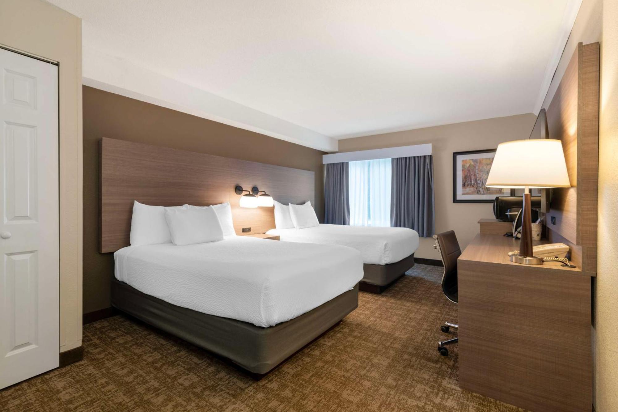 Best Western Plus Windjammer Inn & Conference Center Burlington Exteriör bild