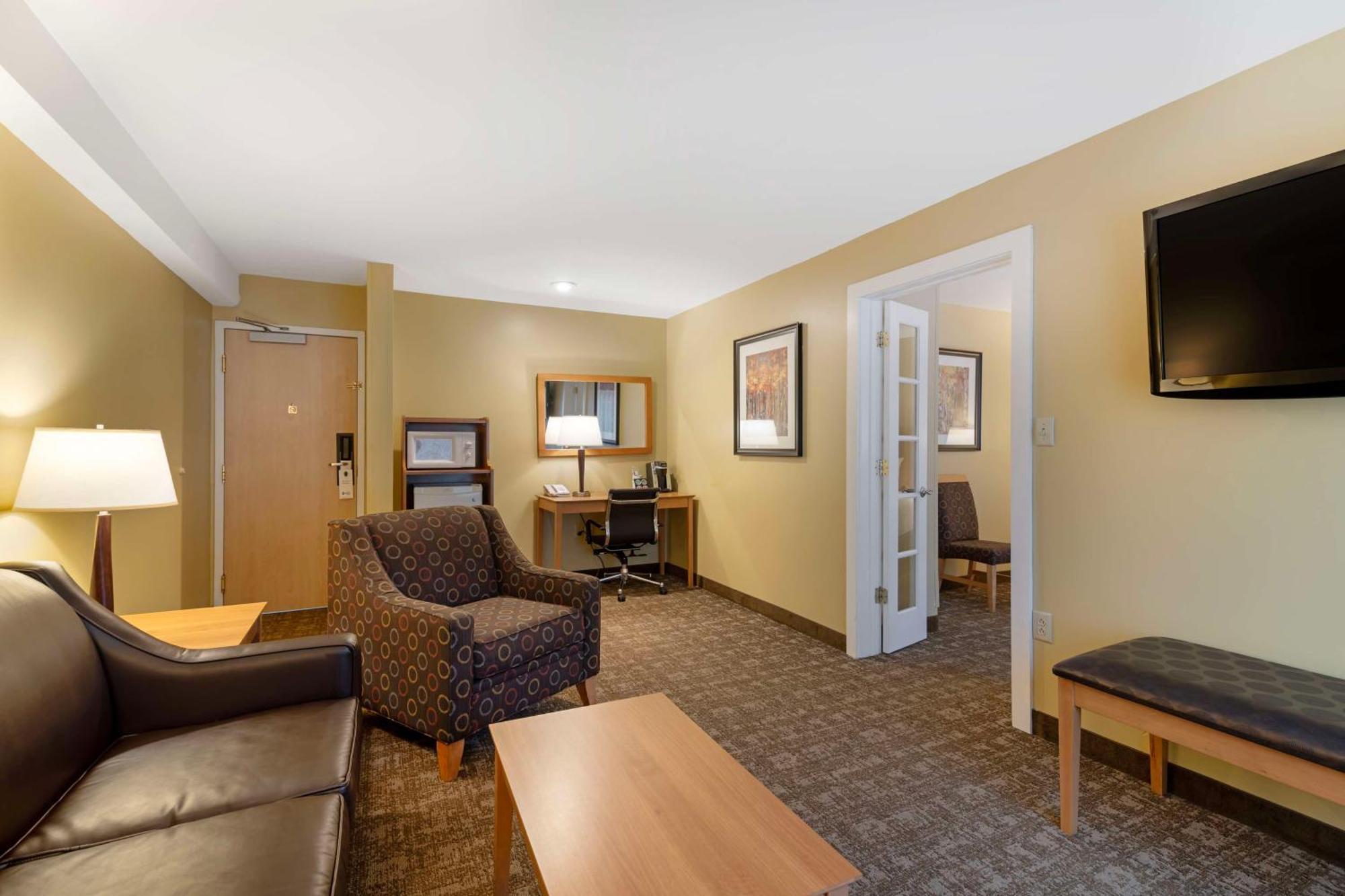 Best Western Plus Windjammer Inn & Conference Center Burlington Exteriör bild