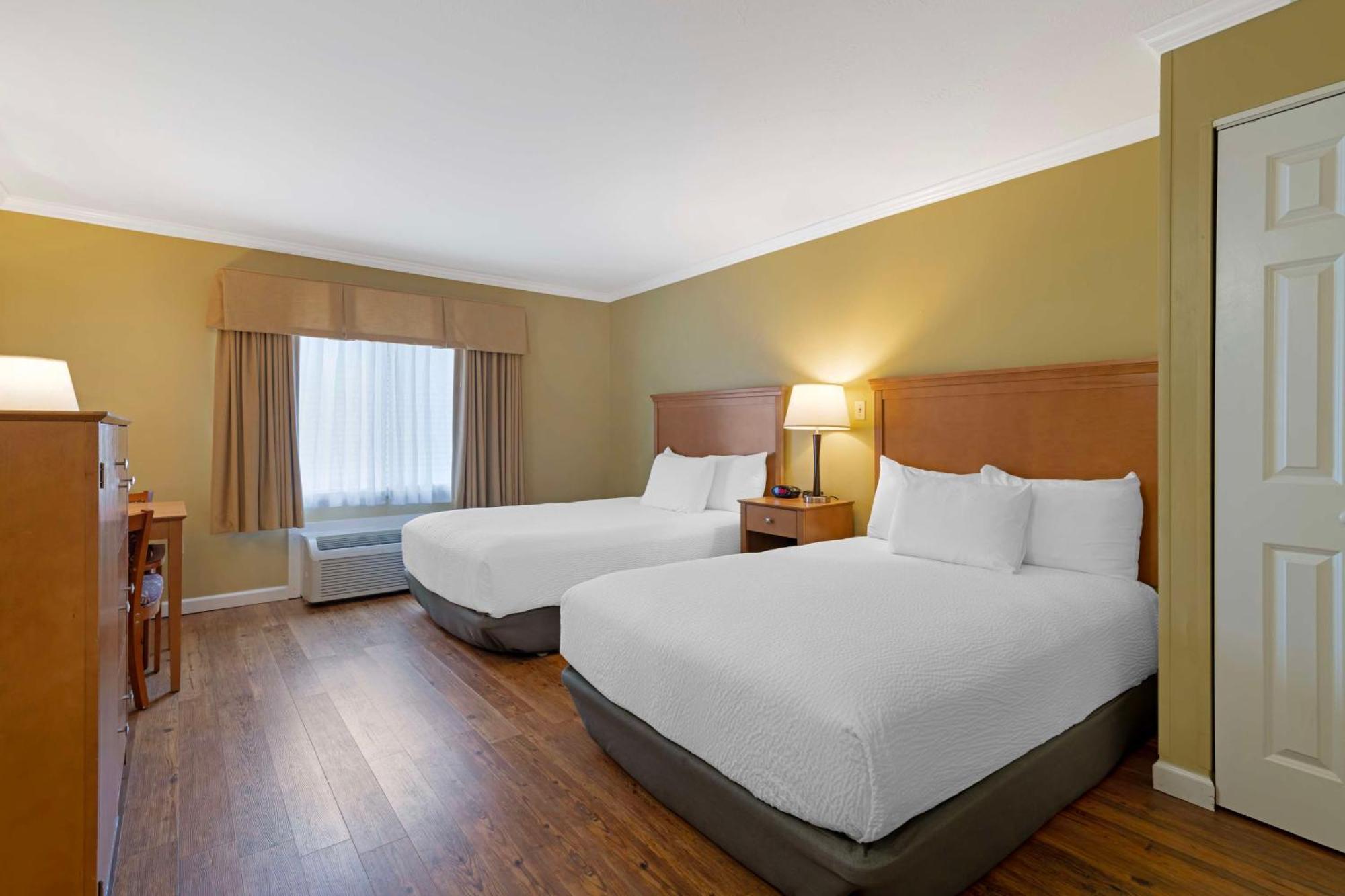 Best Western Plus Windjammer Inn & Conference Center Burlington Exteriör bild