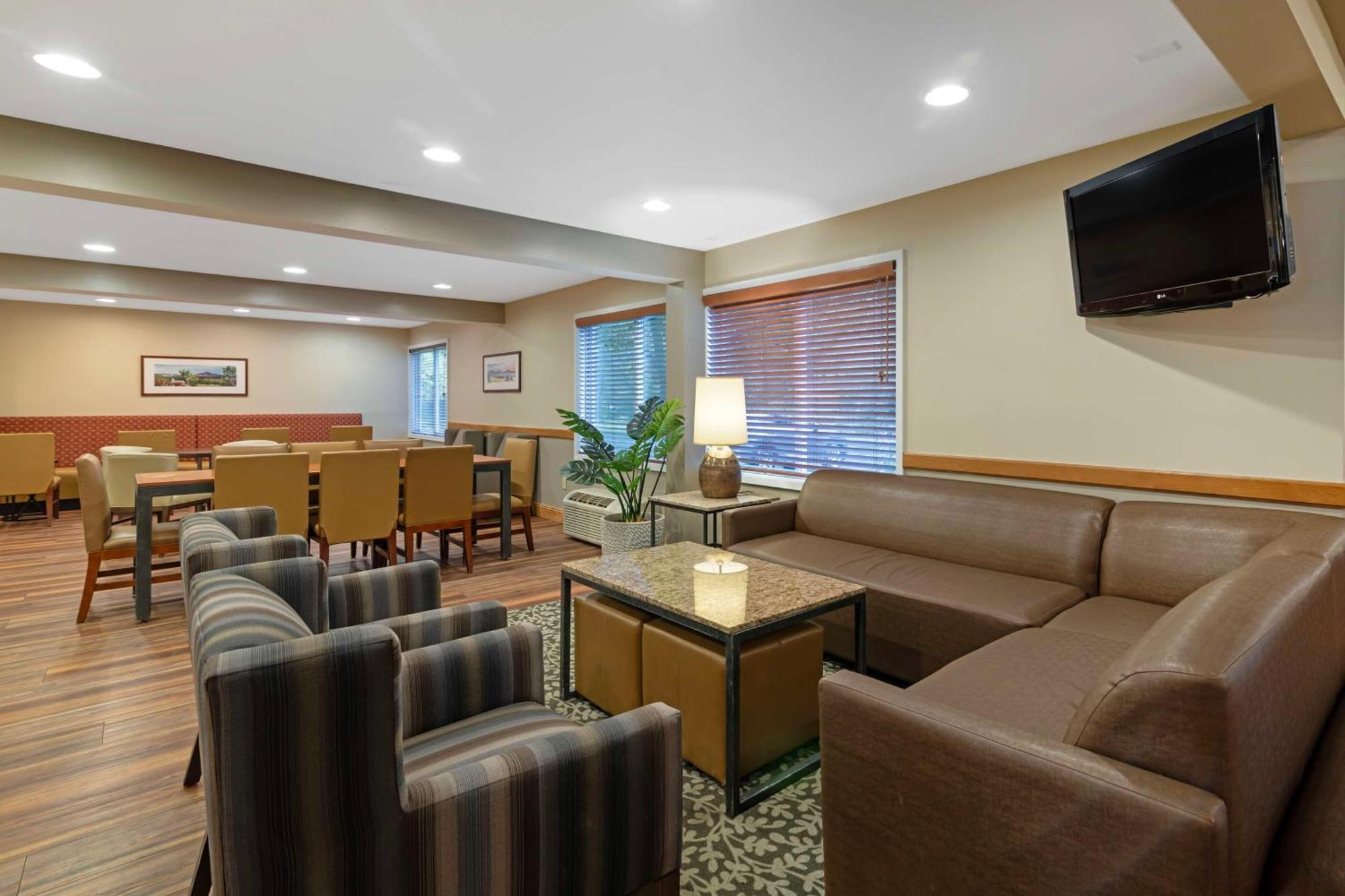 Best Western Plus Windjammer Inn & Conference Center Burlington Exteriör bild