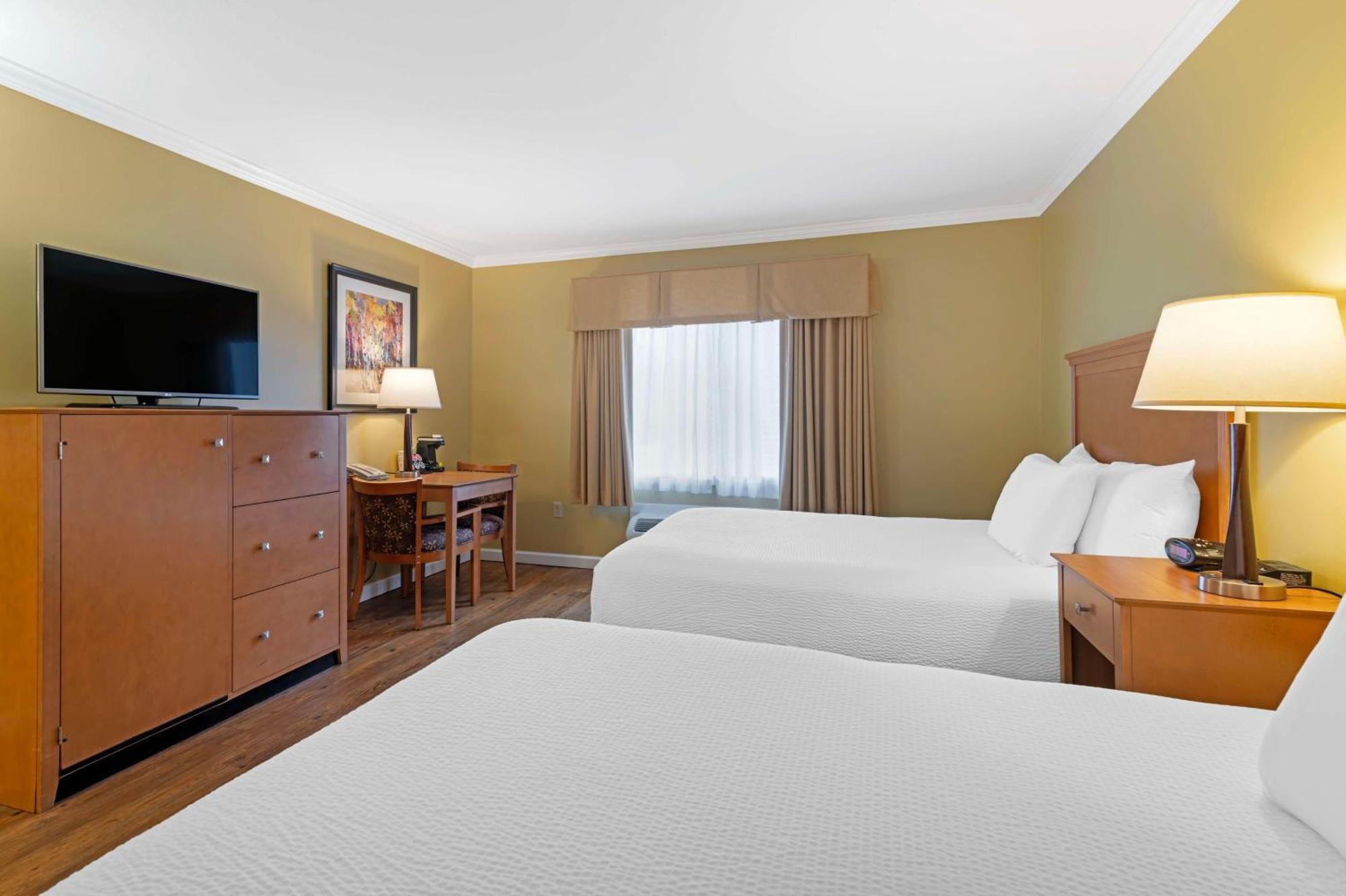 Best Western Plus Windjammer Inn & Conference Center Burlington Exteriör bild