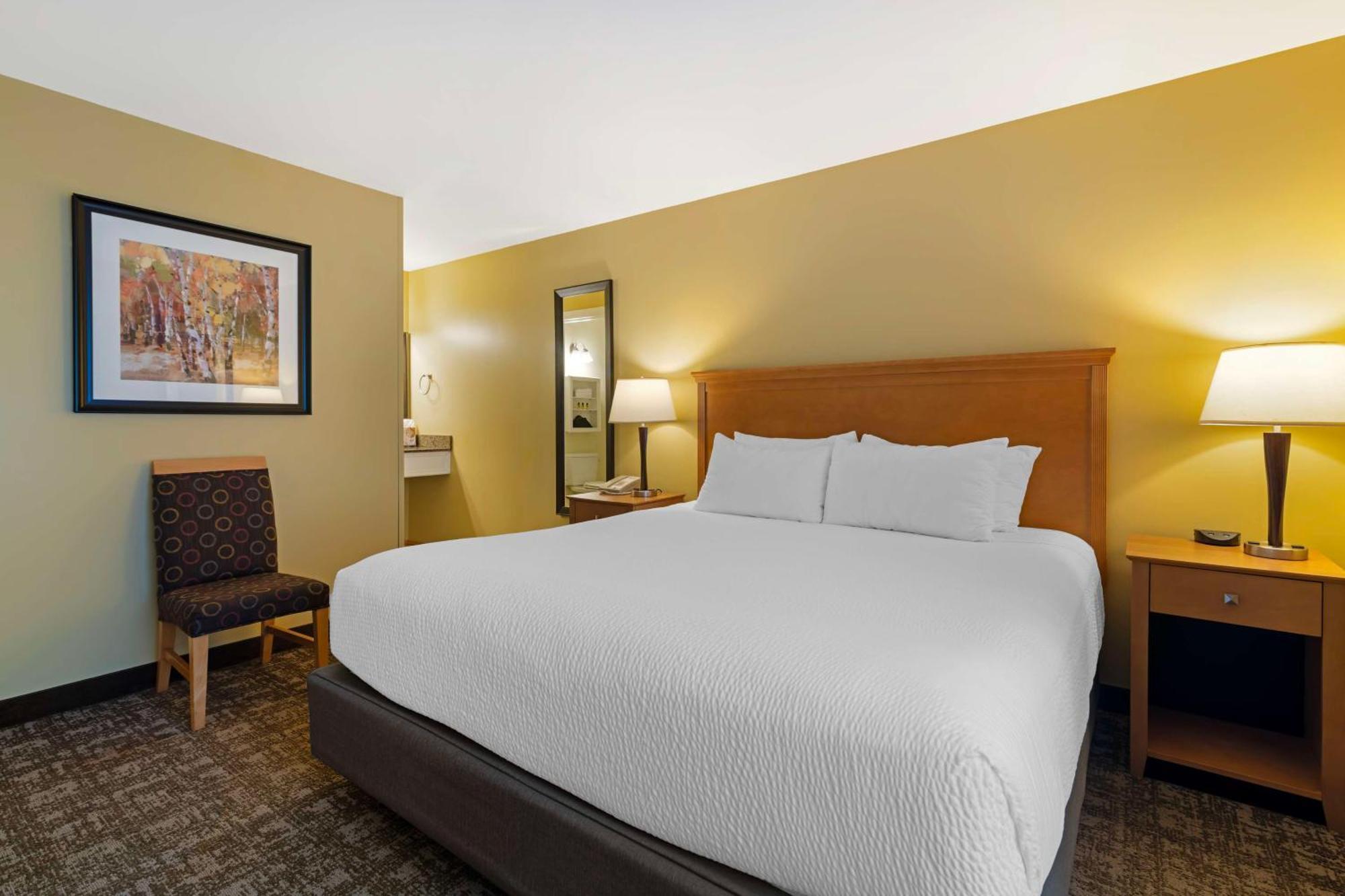 Best Western Plus Windjammer Inn & Conference Center Burlington Exteriör bild