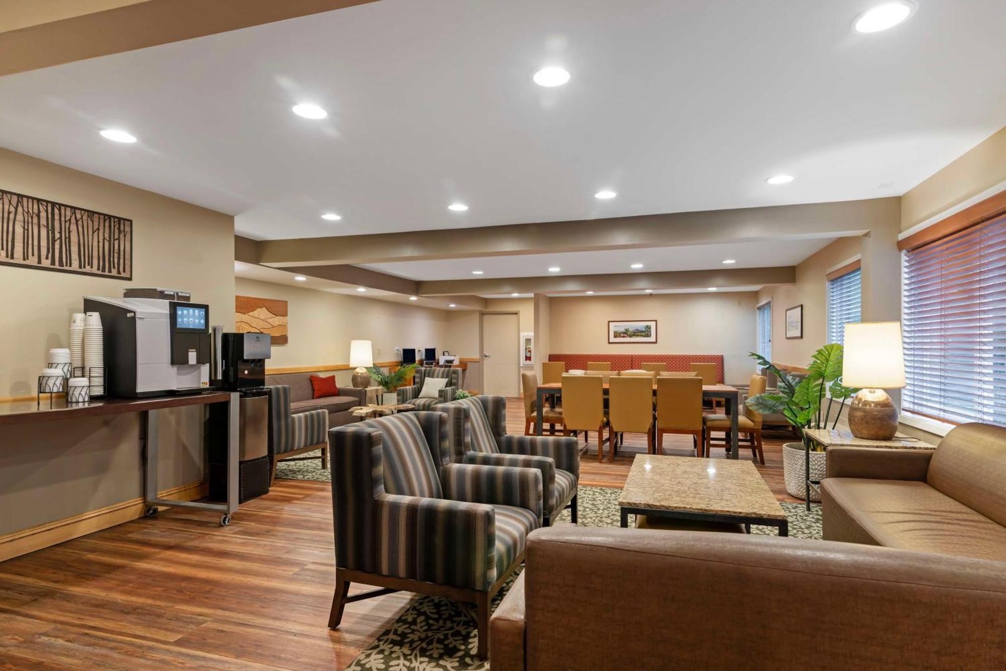 Best Western Plus Windjammer Inn & Conference Center Burlington Exteriör bild
