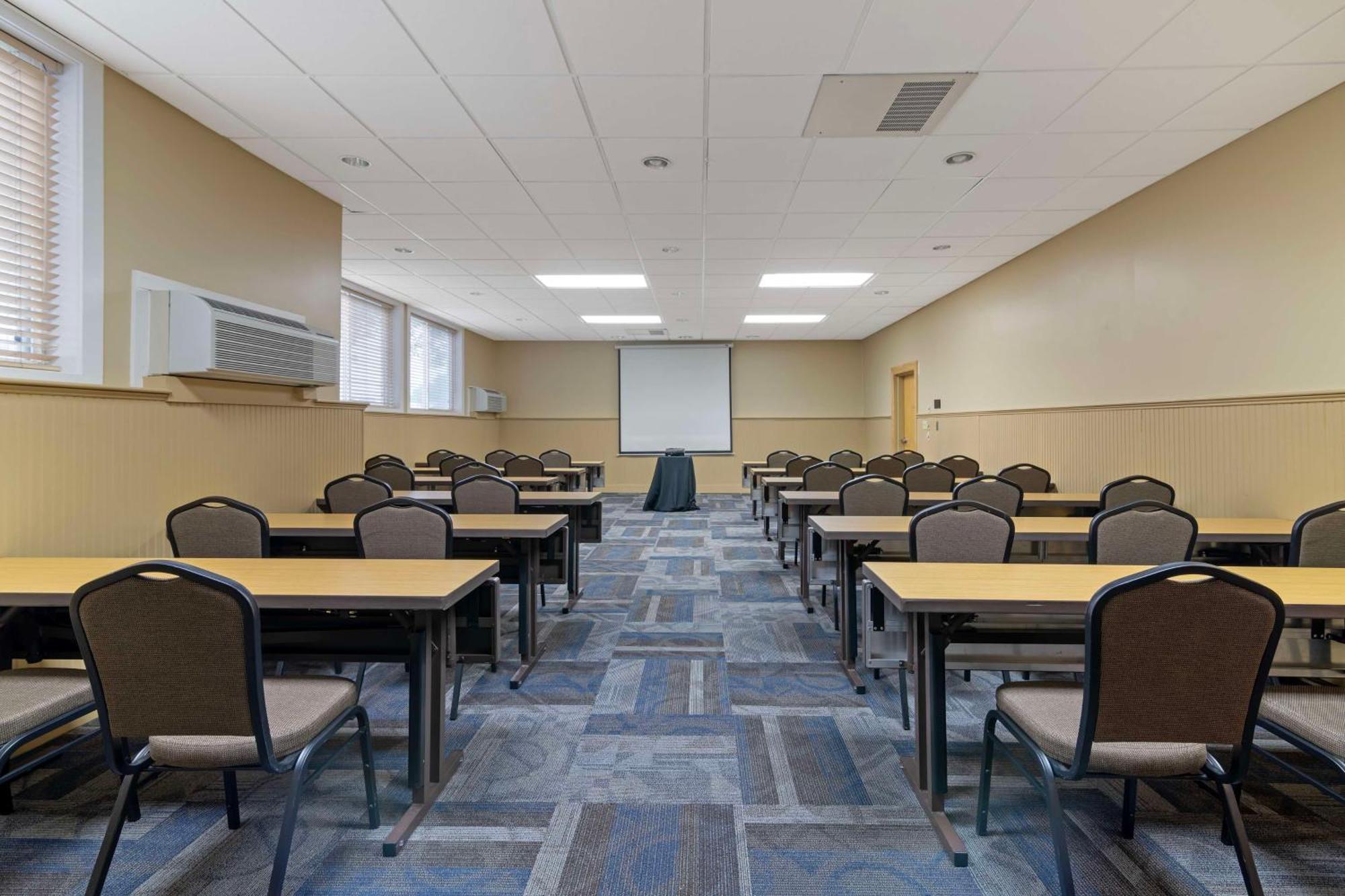 Best Western Plus Windjammer Inn & Conference Center Burlington Exteriör bild