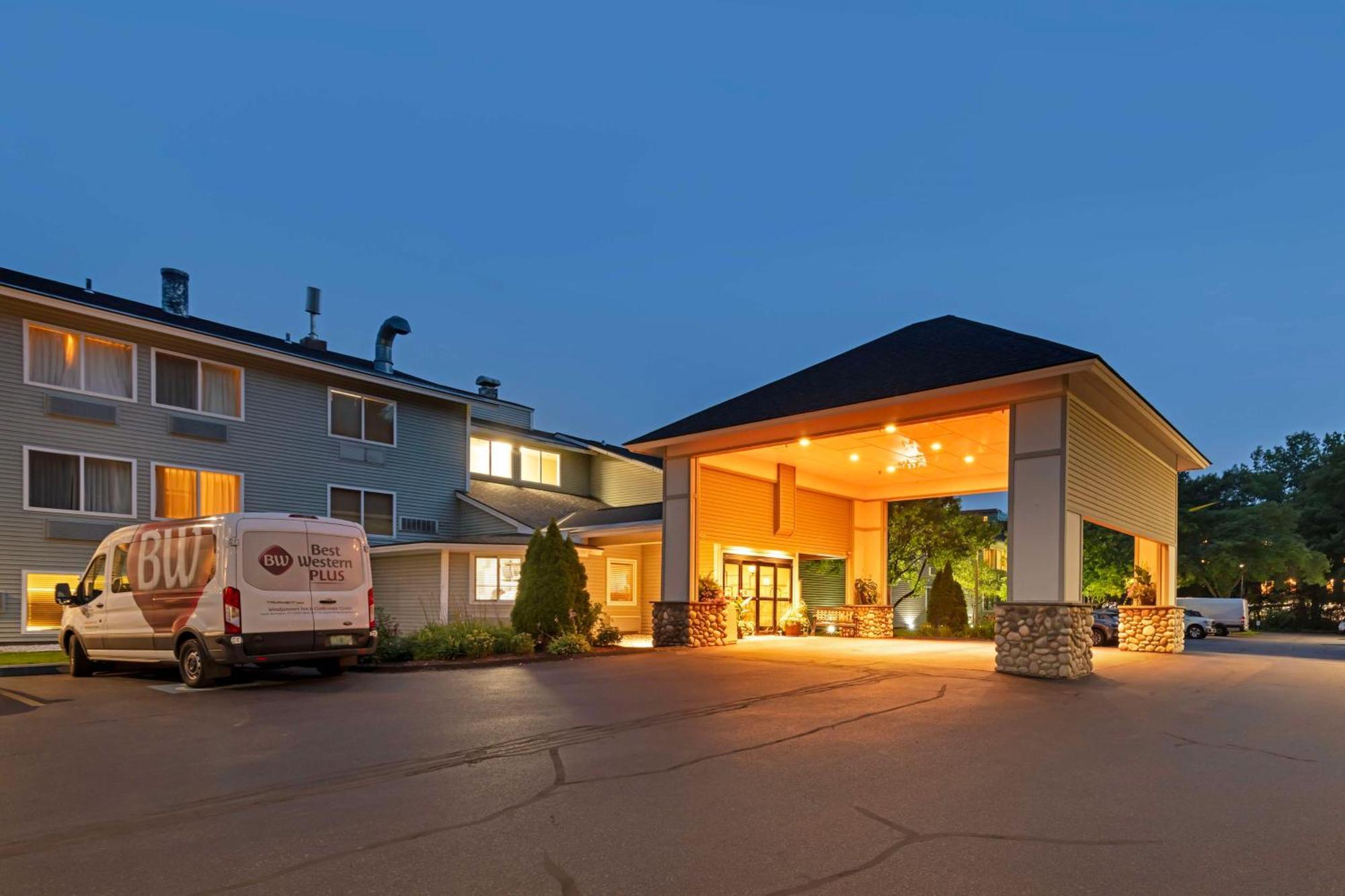 Best Western Plus Windjammer Inn & Conference Center Burlington Exteriör bild