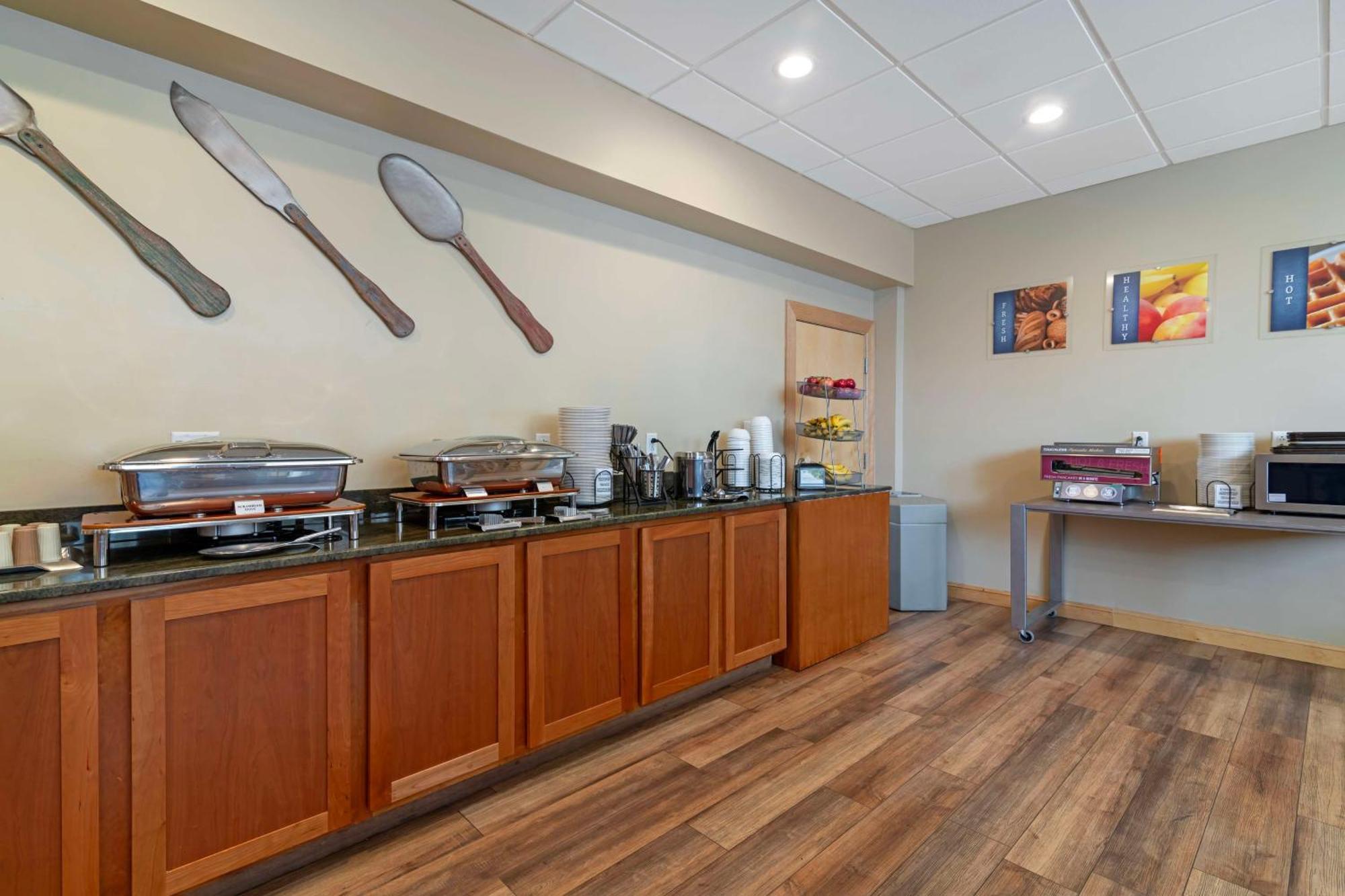 Best Western Plus Windjammer Inn & Conference Center Burlington Exteriör bild